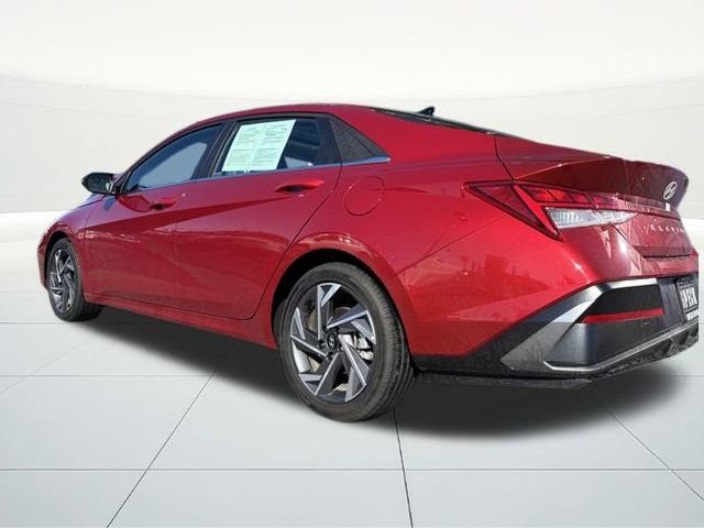 Certified 2025 Hyundai Elantra Limited image 3