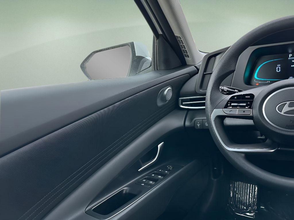 New 2025 Hyundai Elantra Blue image 17