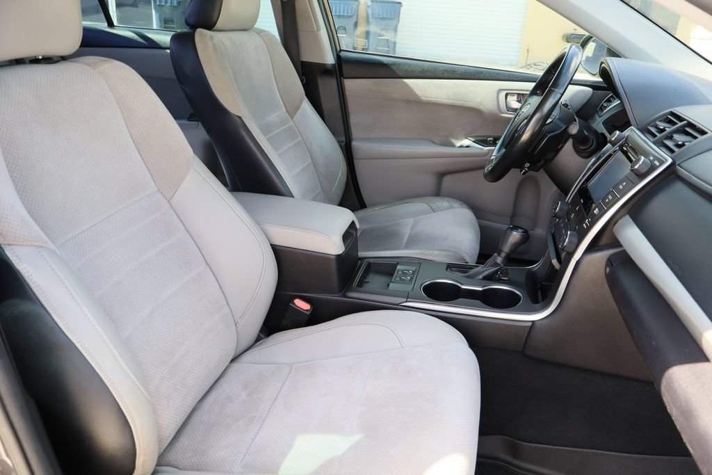 Used 2016 Toyota Camry XSE w/ Advanced Technology Package FWD image 26