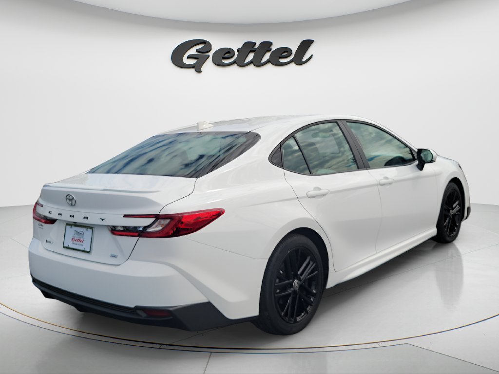 Used 2026 Toyota Camry SE FWD image 5