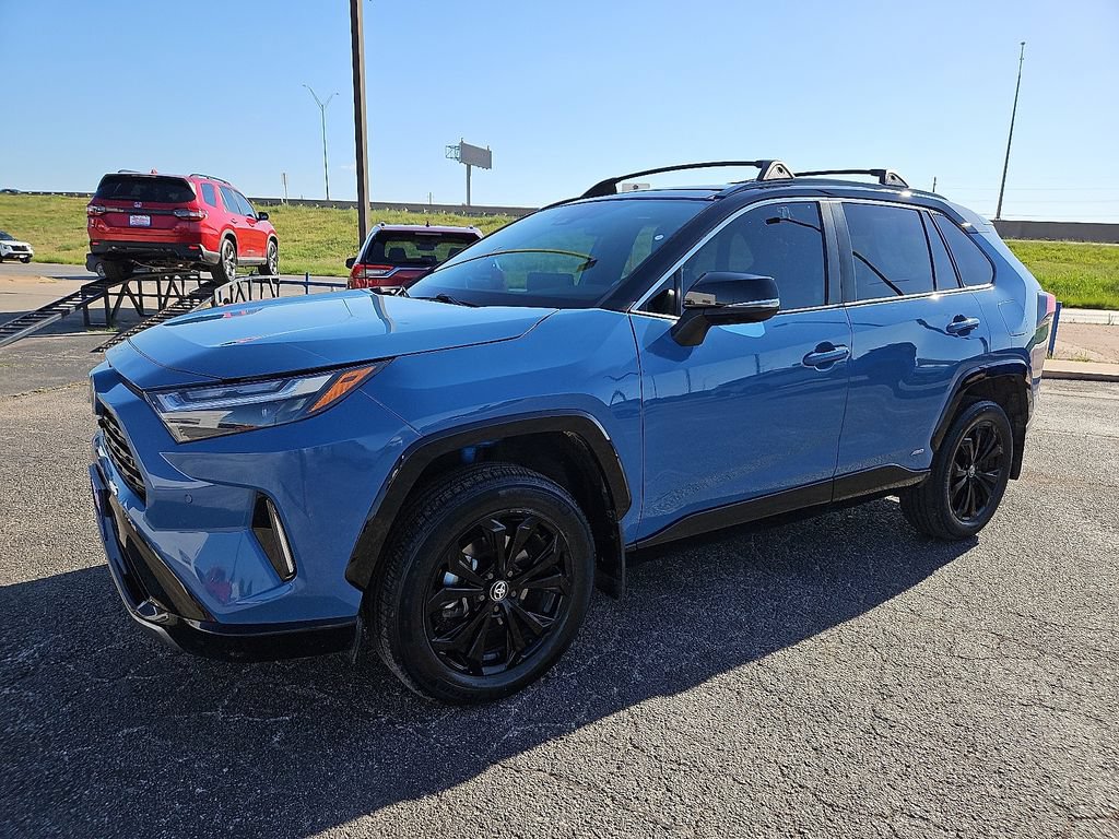 Used 2023 Toyota RAV4 XSE AWD/4WD image 2