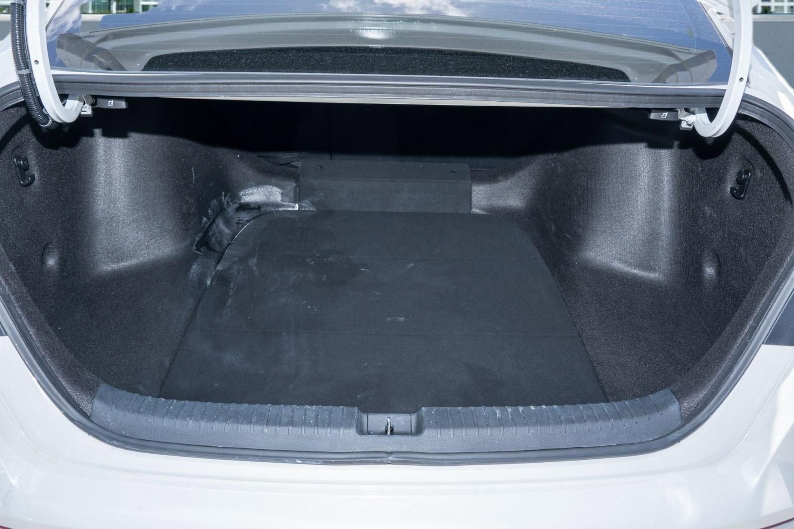 Certified 2023 Honda Accord EX image 9