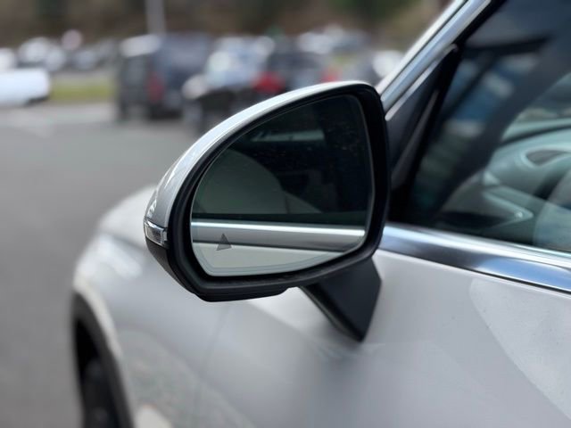 Used 2026 Mercedes-Benz GLC 300 4MATIC image 14