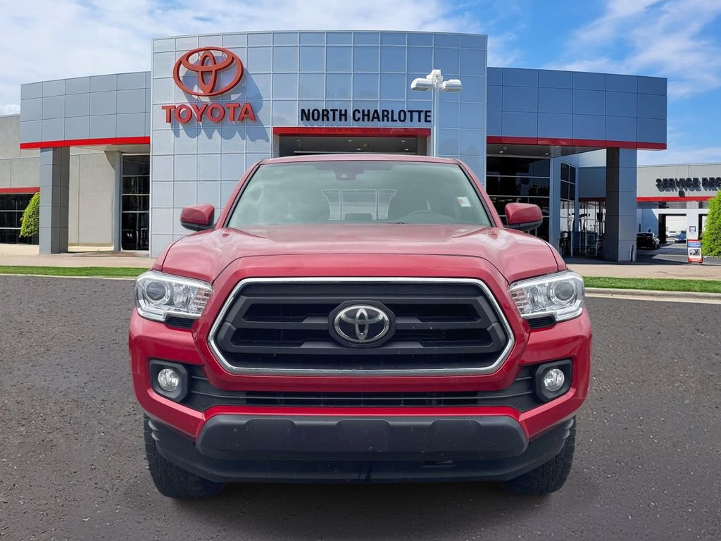 Used 2020 Toyota Tacoma SR5 AWD/4WD image 3