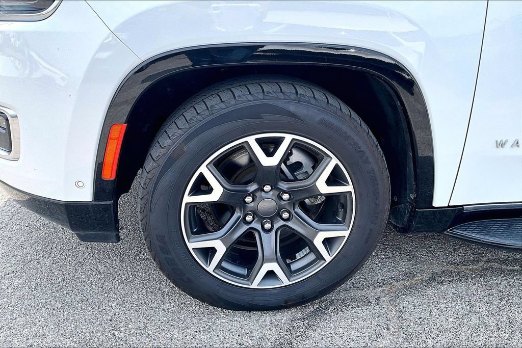 Used 2024 Jeep Wagoneer Series III w/ Flexible Seating Group AWD/4WD image 11
