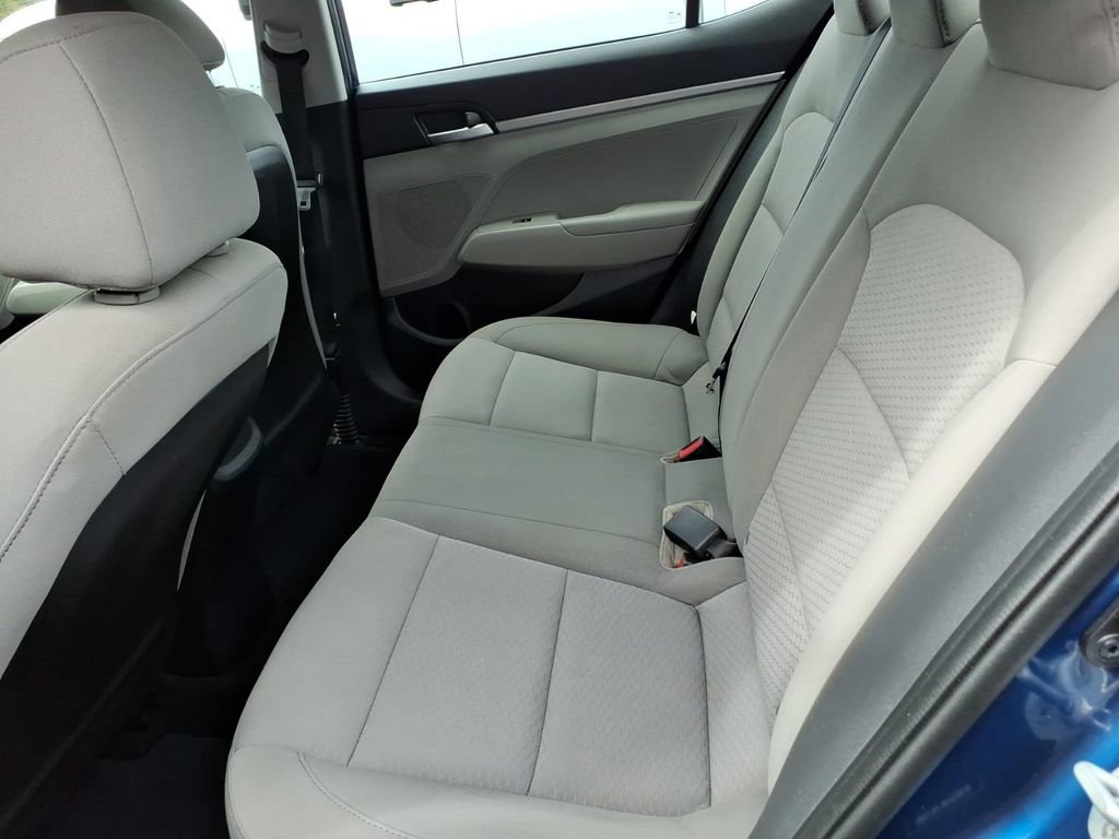 Used 2019 Hyundai Elantra SE FWD image 13