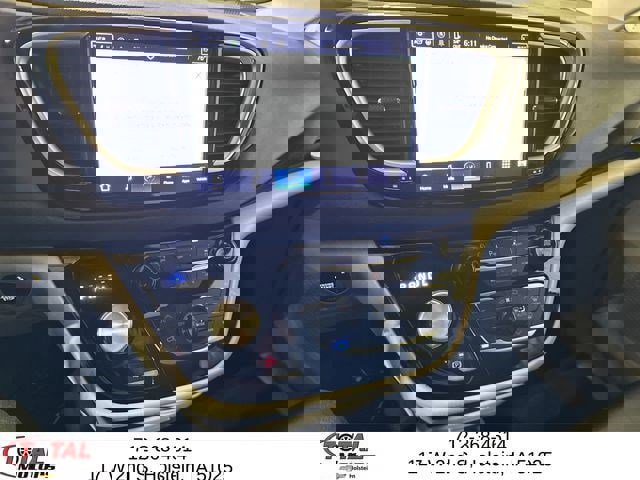 Used 2024 Chrysler Pacifica Touring-L image 13