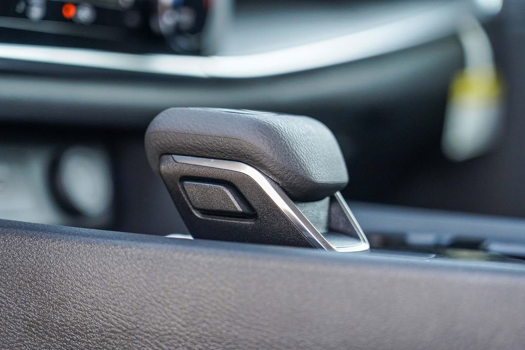 New 2025 Nissan Rogue S image 25