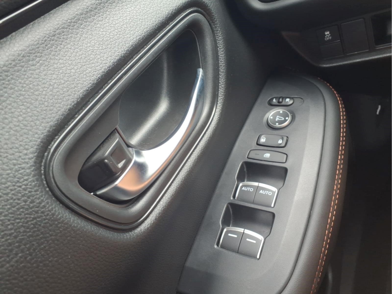 Certified 2025 Honda HR-V Sport image 25