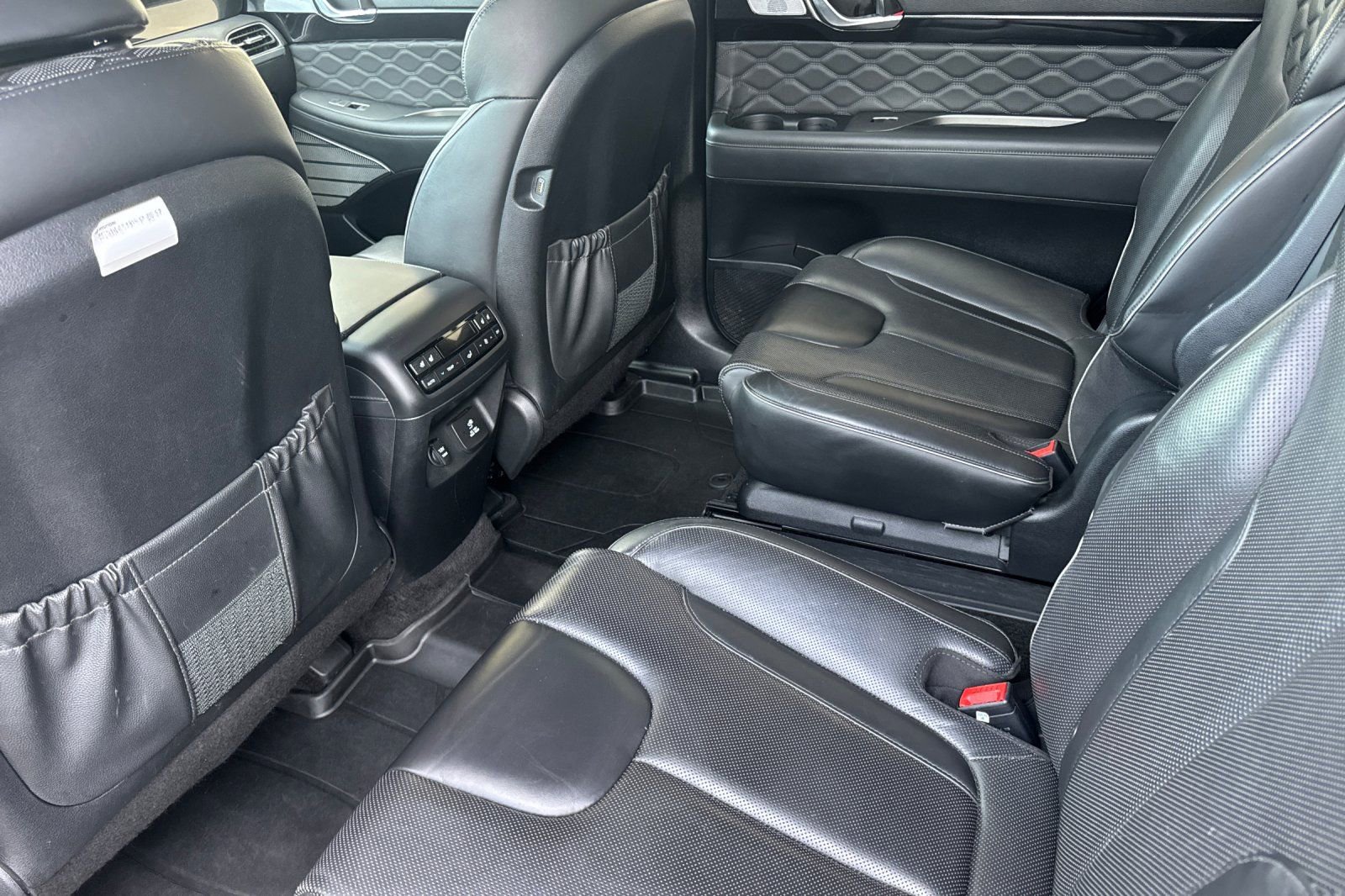 Used 2022 Hyundai Palisade Calligraphy w/ Winter Package image 13