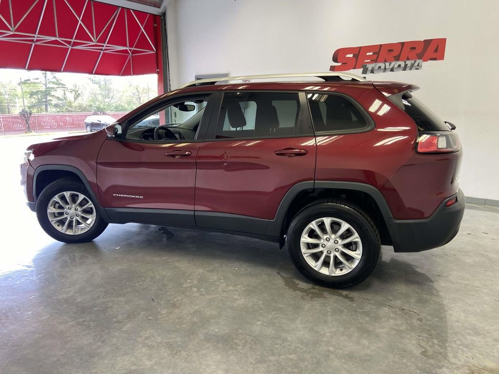 Used 2021 Jeep Cherokee Latitude AWD/4WD image 6