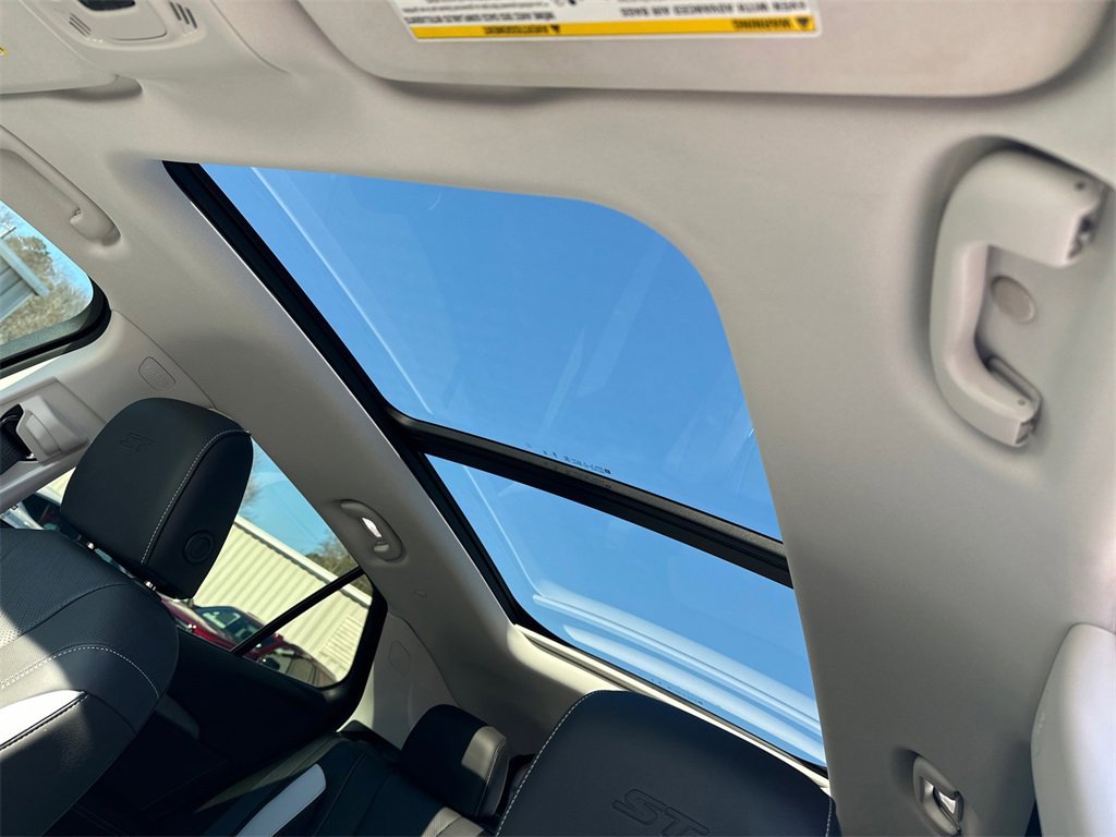 Used 2025 Buick Envision Sport Touring image 31