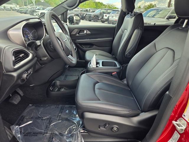 New 2026 Chrysler Pacifica Select FWD image 3