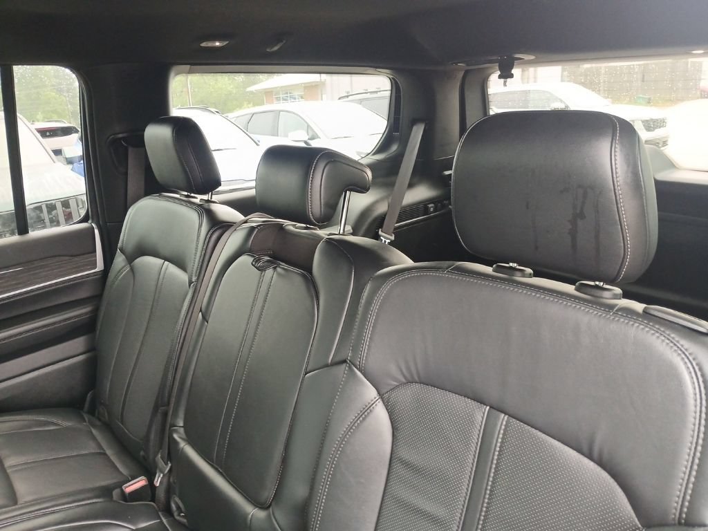 Used 2022 Jeep Wagoneer Series II AWD/4WD image 18