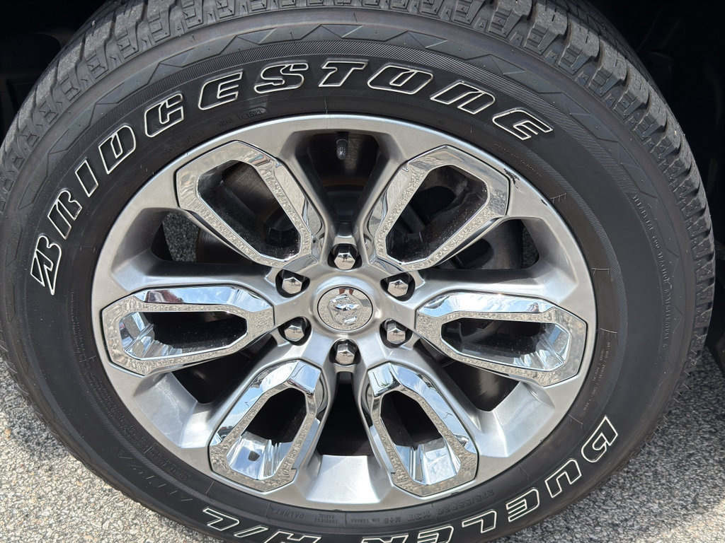 Used 2023 RAM 1500 Laramie AWD/4WD image 9