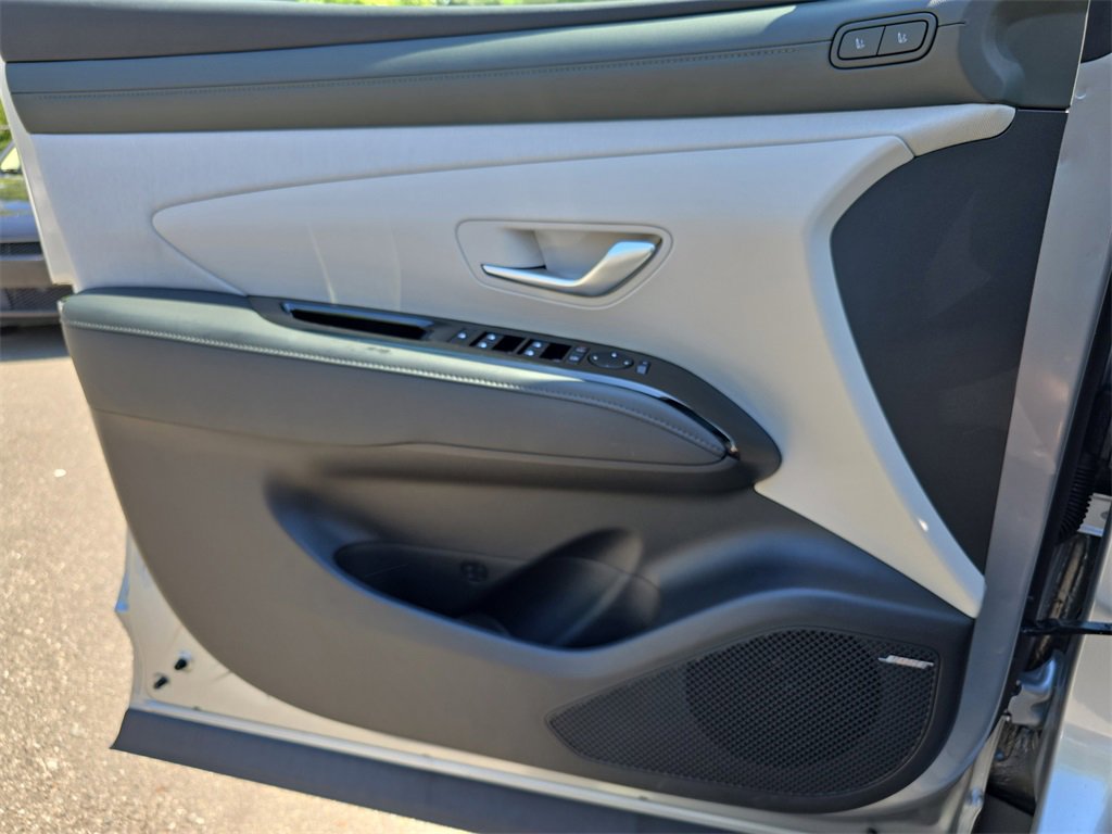 New 2025 Hyundai Tucson Limited image 35