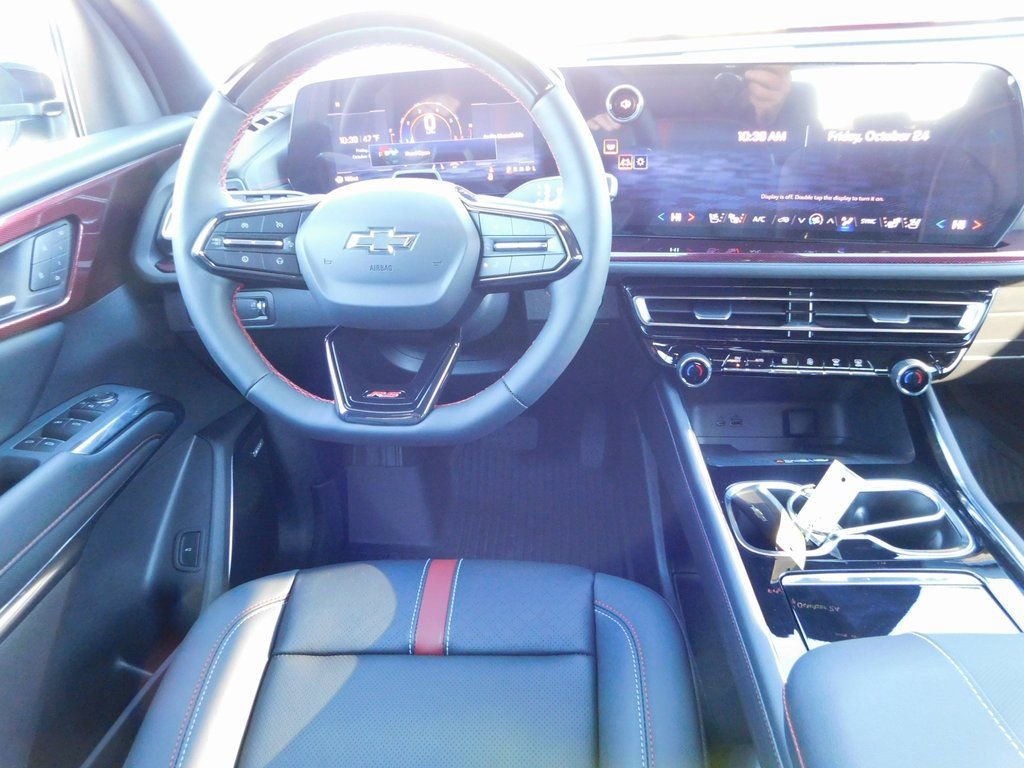 New 2026 Chevrolet Traverse RS w/ LPO, Floor Liner Package image 16