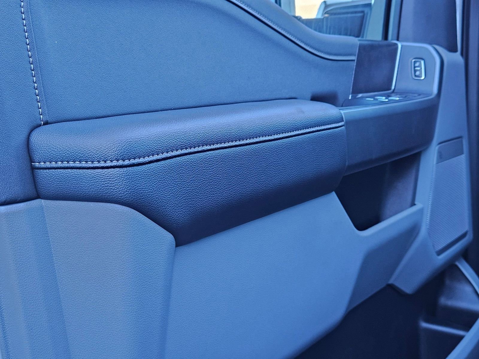 New 2026 Ford F250 XLT w/ XLT Premium Package AWD/4WD image 12