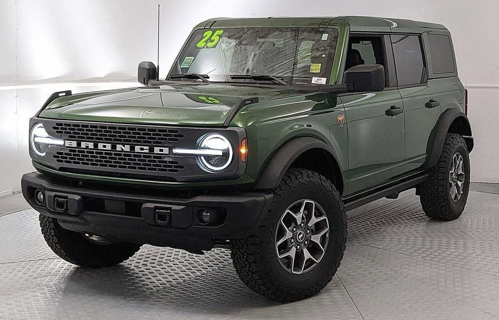 Certified 2025 Ford Bronco Badlands AWD/4WD image 6