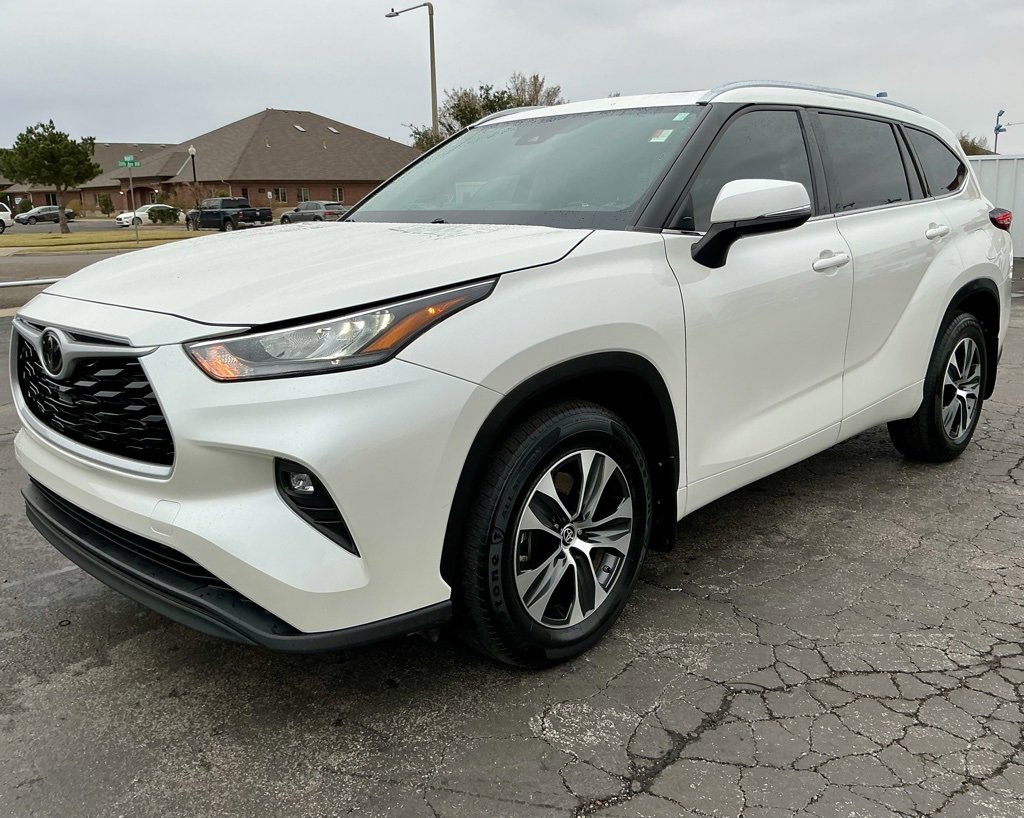 Used 2020 Toyota Highlander XLE image 7