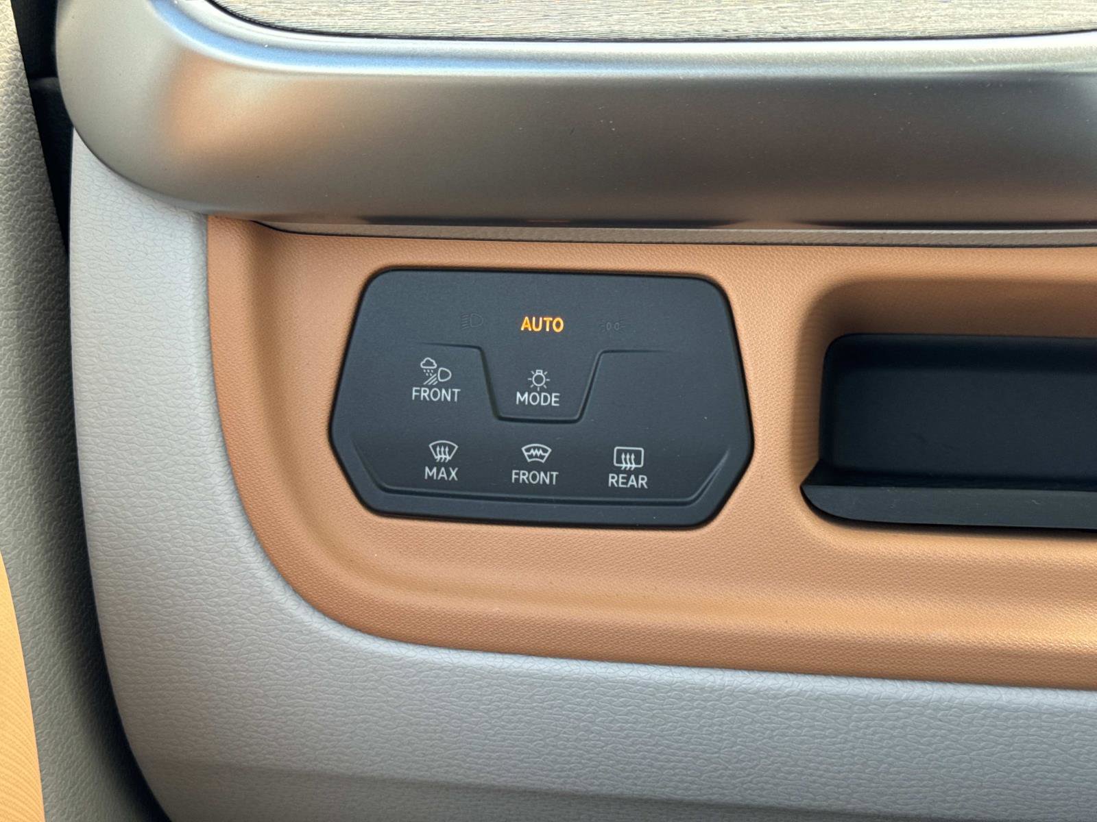 New 2025 Volkswagen ID. Buzz Pro S Plus image 21