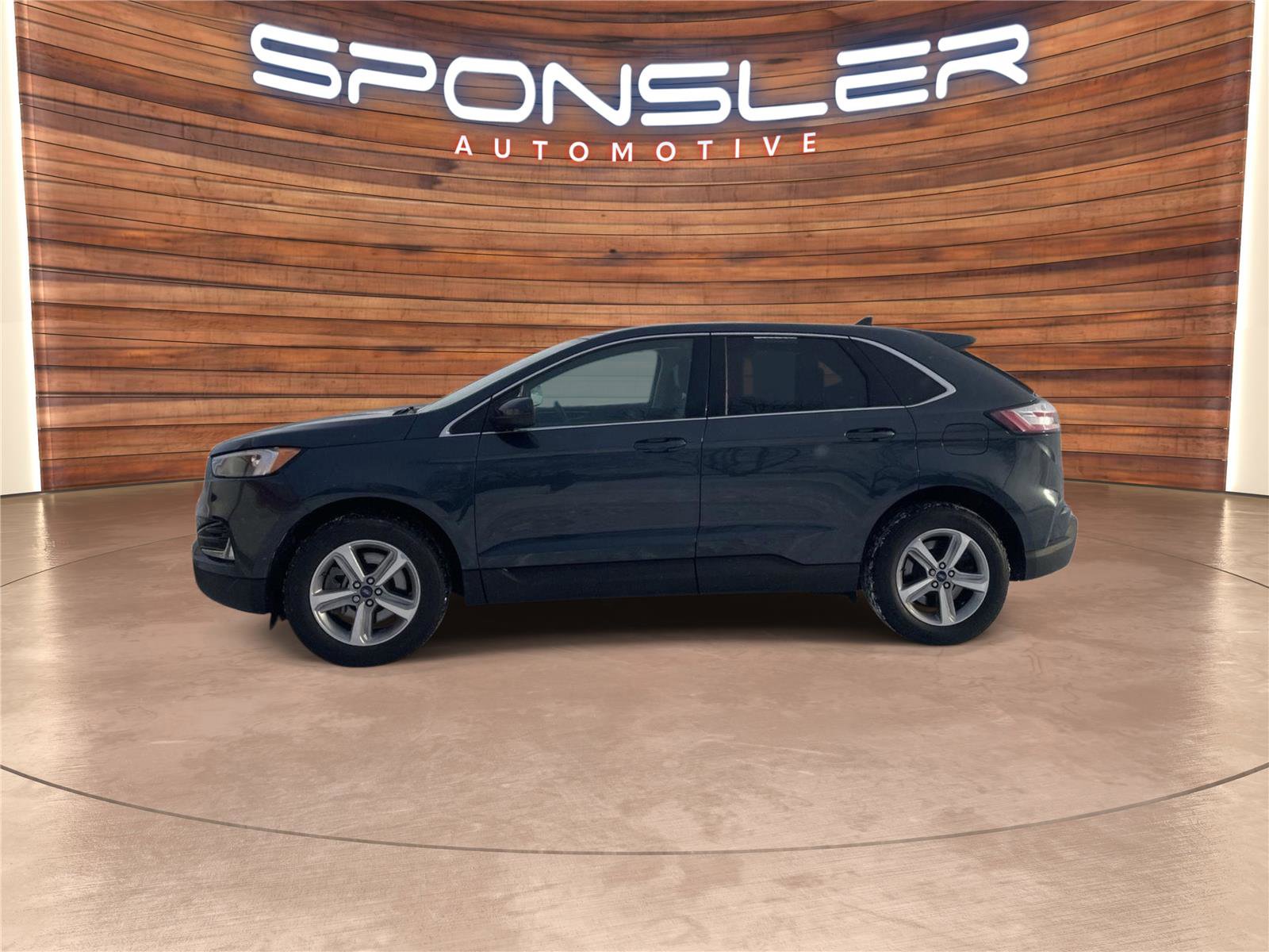 Used 2022 Ford Edge SEL w/ Convenience Package image 2