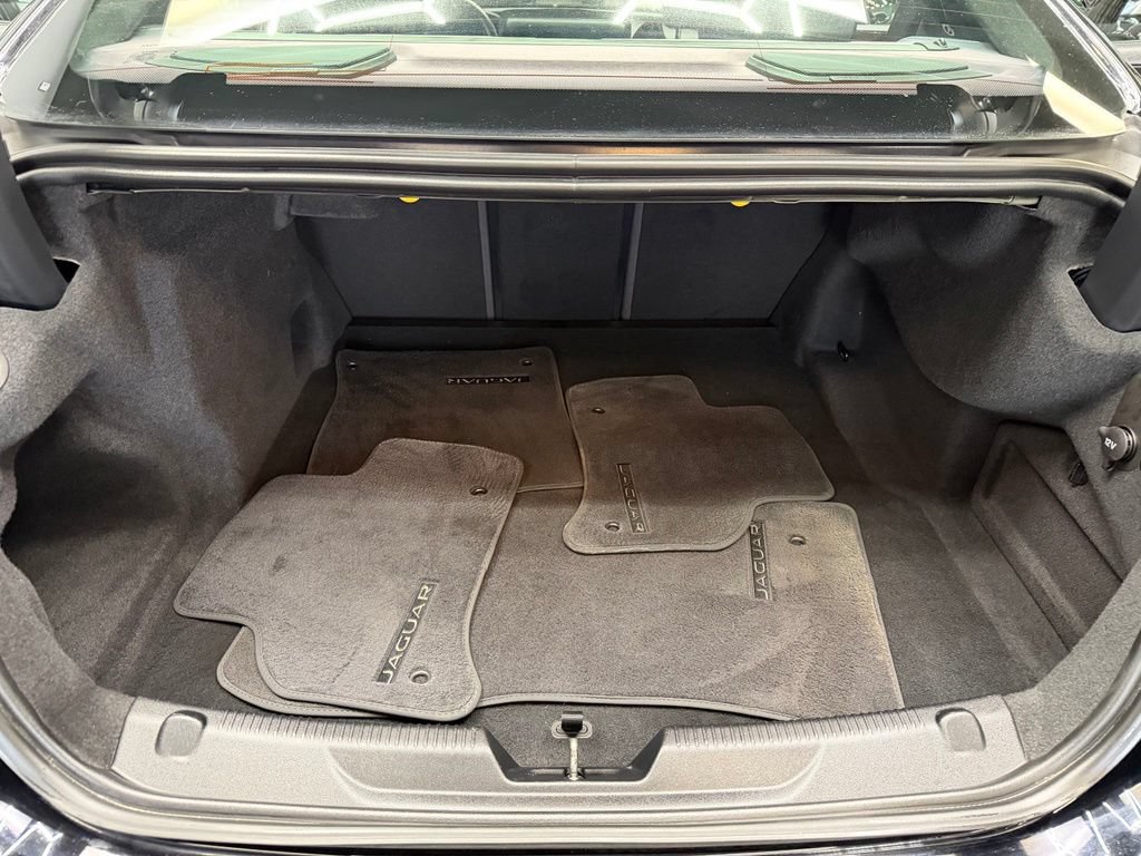 Used 2018 Jaguar XE S RWD image 43