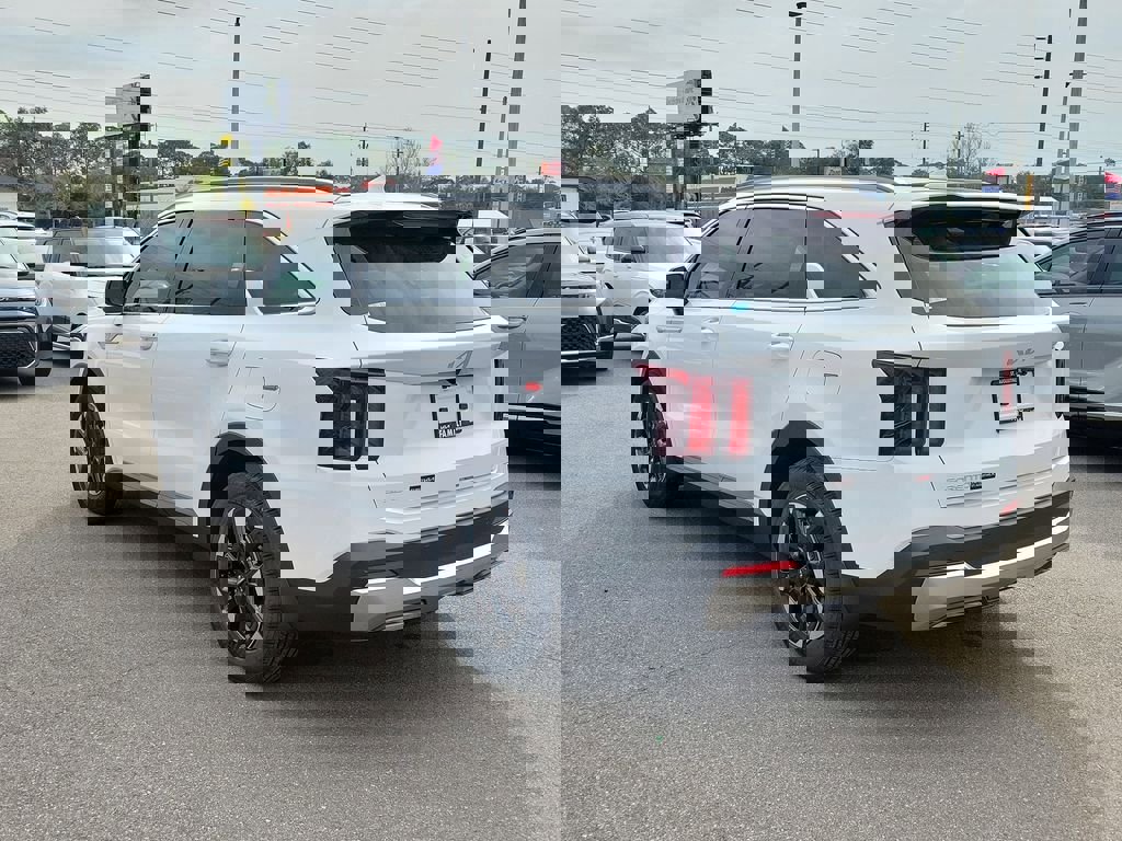 New 2026 Kia Sorento S image 4