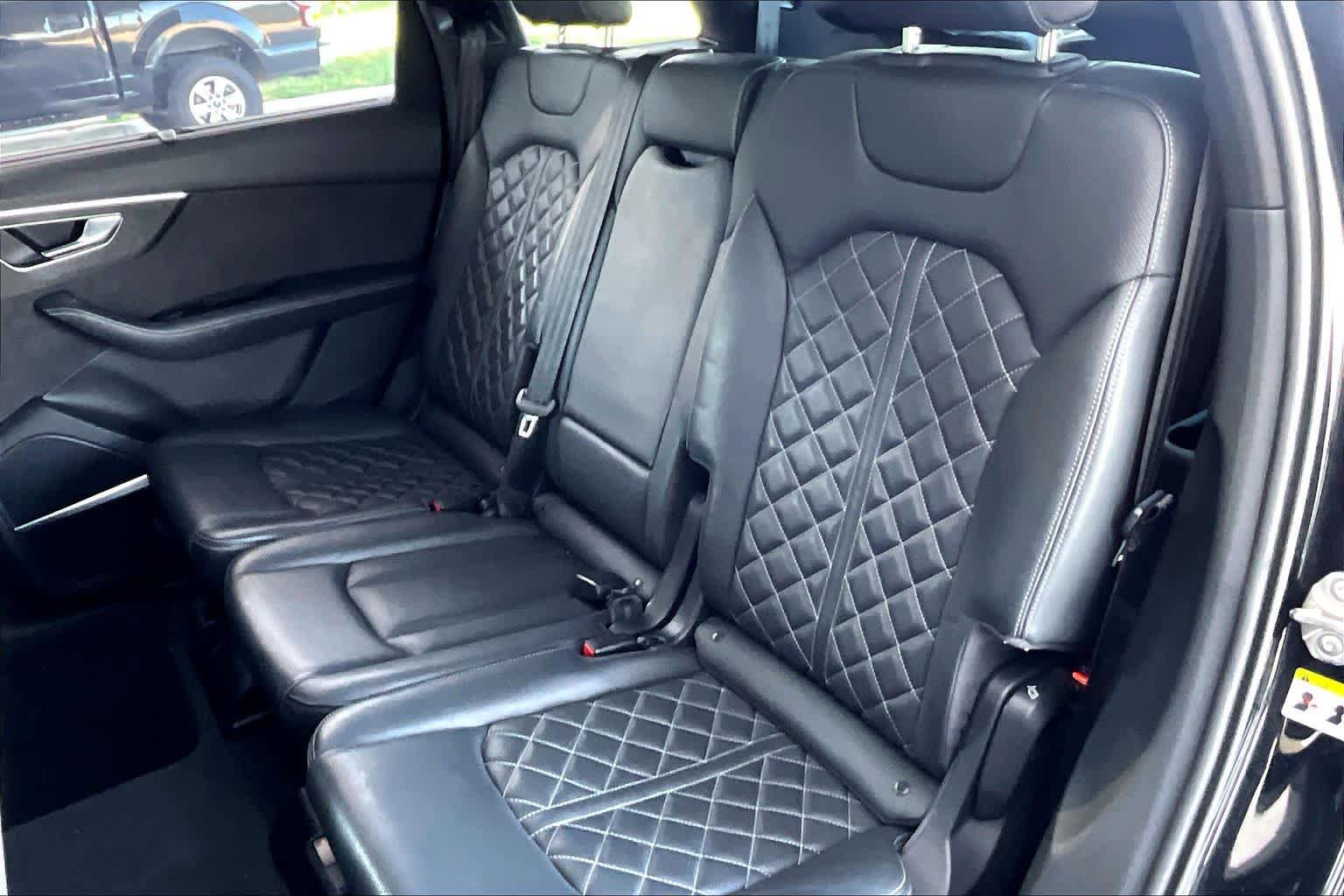 Used 2022 Audi SQ7 Prestige AWD/4WD image 20