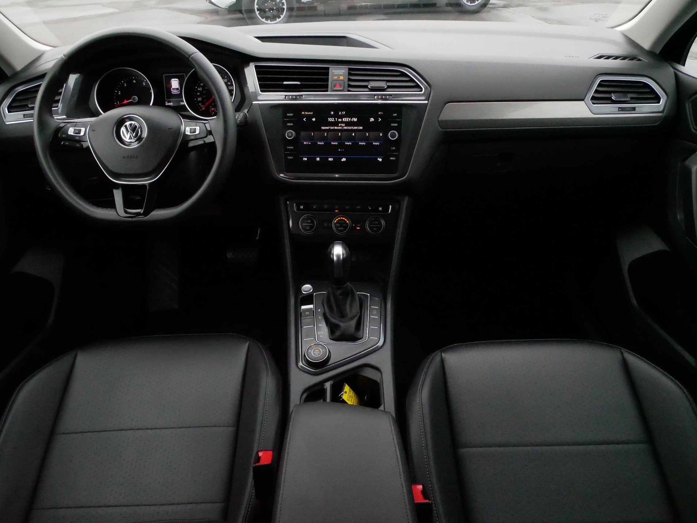 Certified 2020 Volkswagen Tiguan SE w/ Panoramic Sunroof Package image 10