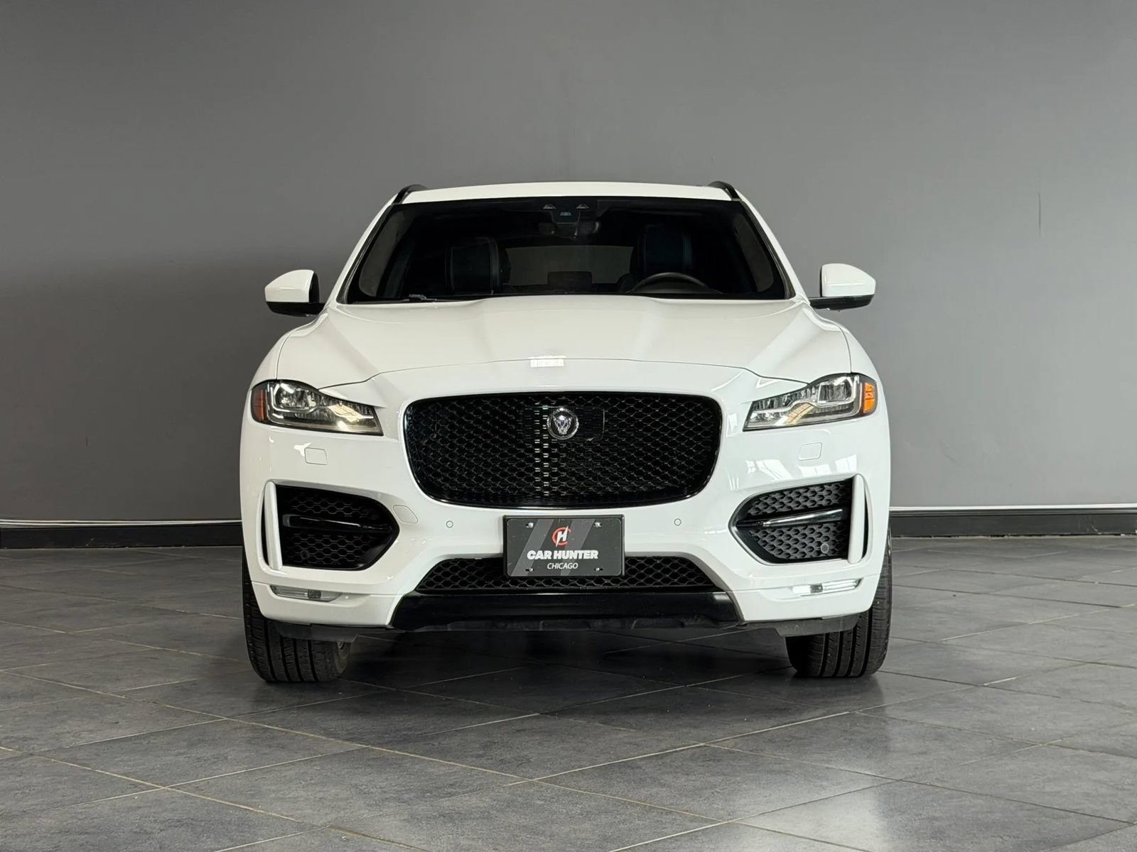 Used 2019 Jaguar F-PACE R-Sport AWD/4WD image 2