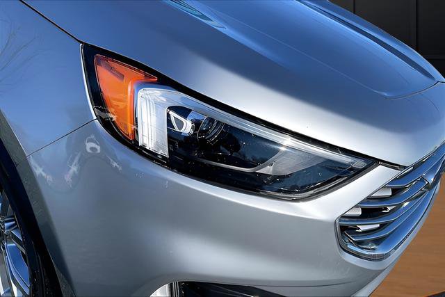 Used 2024 Ford Edge Titanium image 28