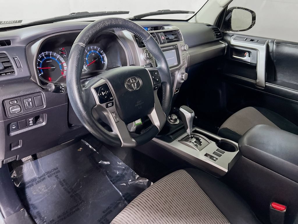 Used 2015 Toyota 4Runner SR5 AWD/4WD image 9