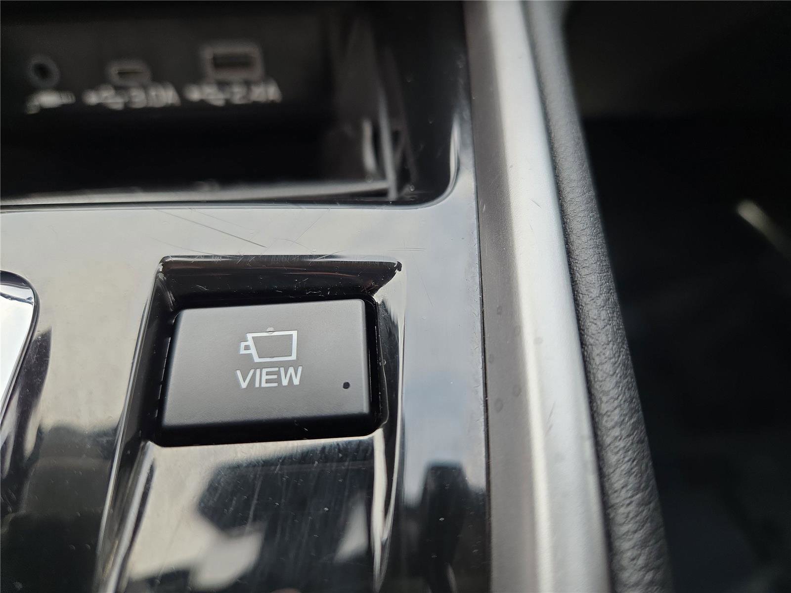 Used 2023 Subaru Outback Touring AWD/4WD image 10