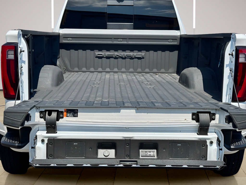 Used 2024 GMC Sierra 3500 Denali Ultimate AWD/4WD image 39