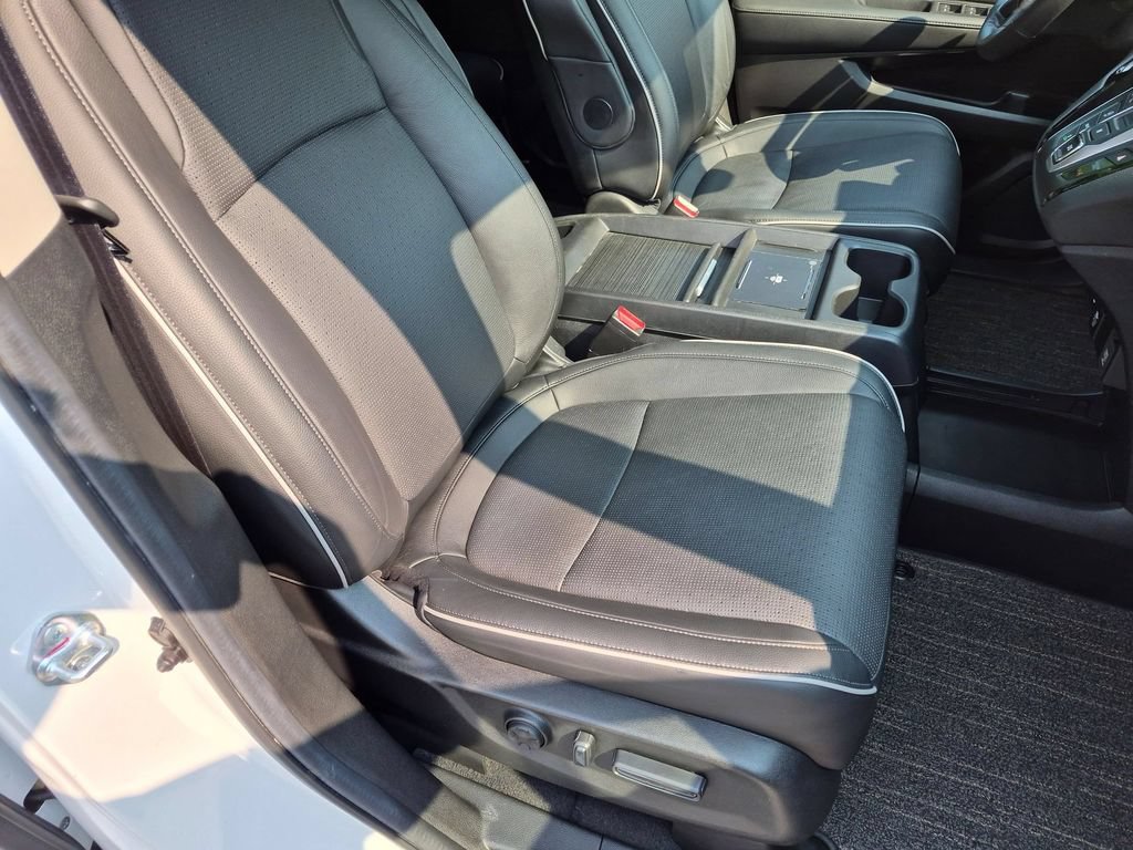 Used 2025 Honda Odyssey Elite image 32