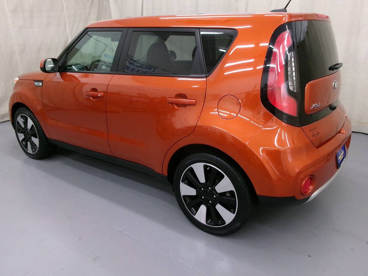 Used 2018 Kia Soul + FWD image 6
