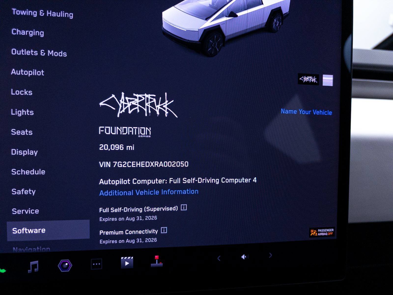 Used 2024 Tesla Cybertruck AWD Crew Cab image 33