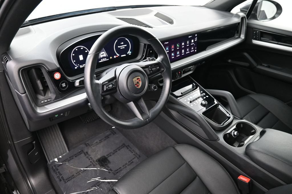 Certified 2024 Porsche Cayenne AWD/4WD image 4