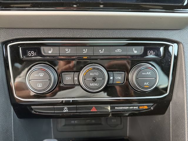 Used 2023 Volkswagen Atlas Cross Sport SEL R-Line AWD/4WD image 21