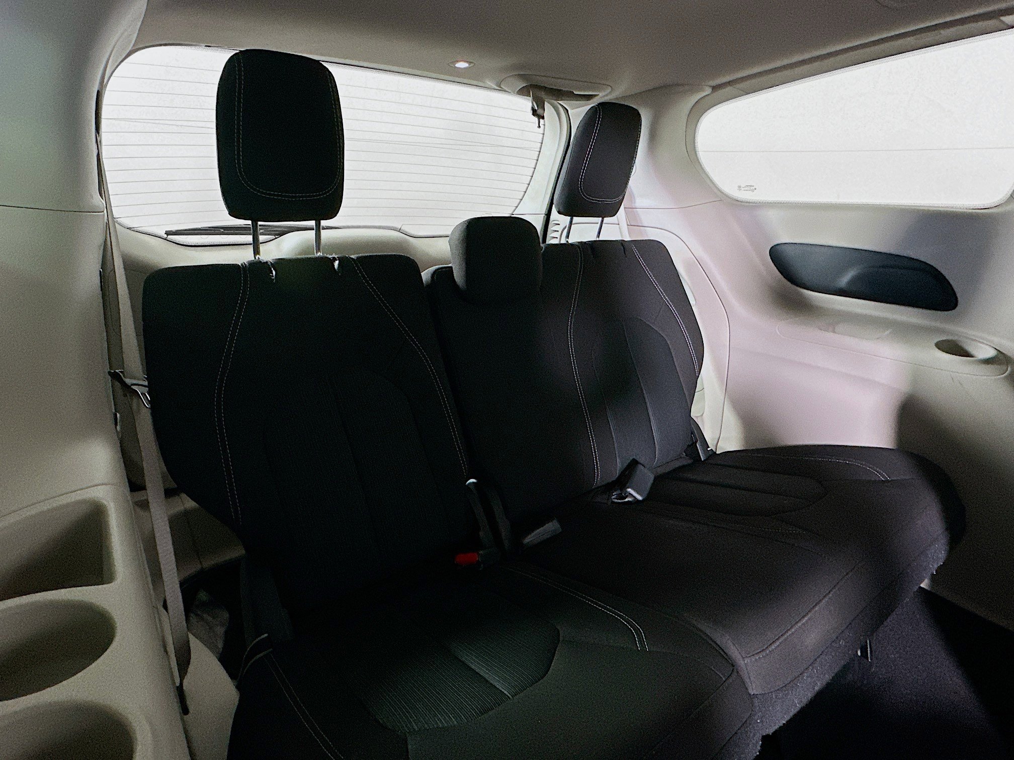 Used 2023 Chrysler Voyager LX image 25