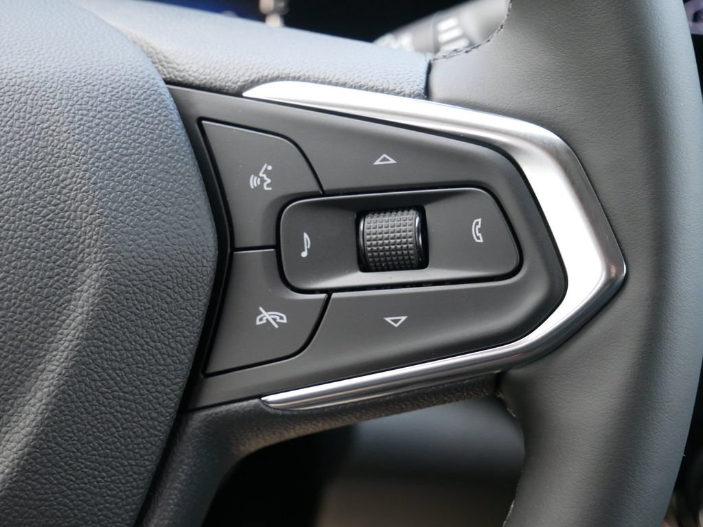 New 2026 Chevrolet Trax ACTIV w/ Sunroof Package FWD image 25
