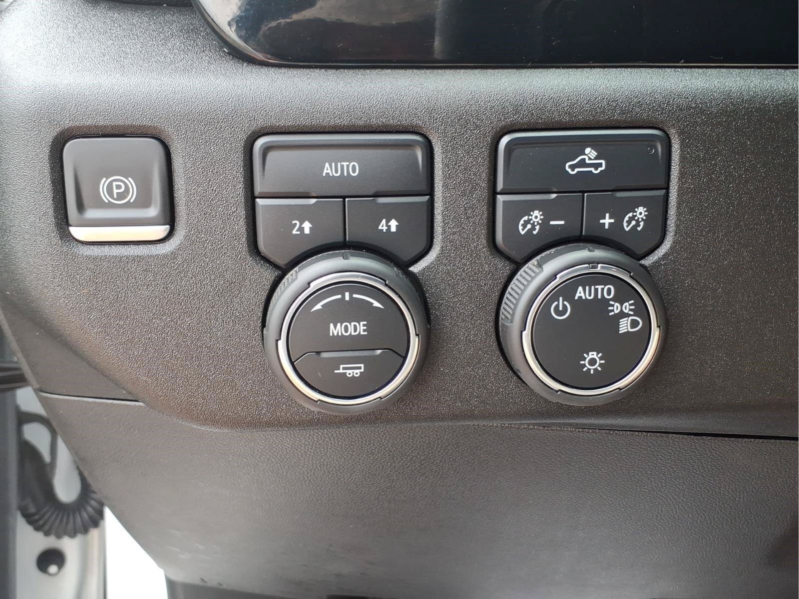 Used 2023 Chevrolet Silverado 1500 LT AWD/4WD image 19