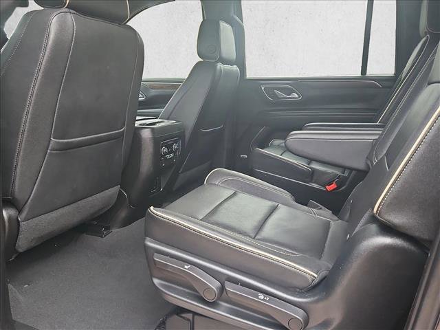 Used 2023 Chevrolet Suburban Premier image 19