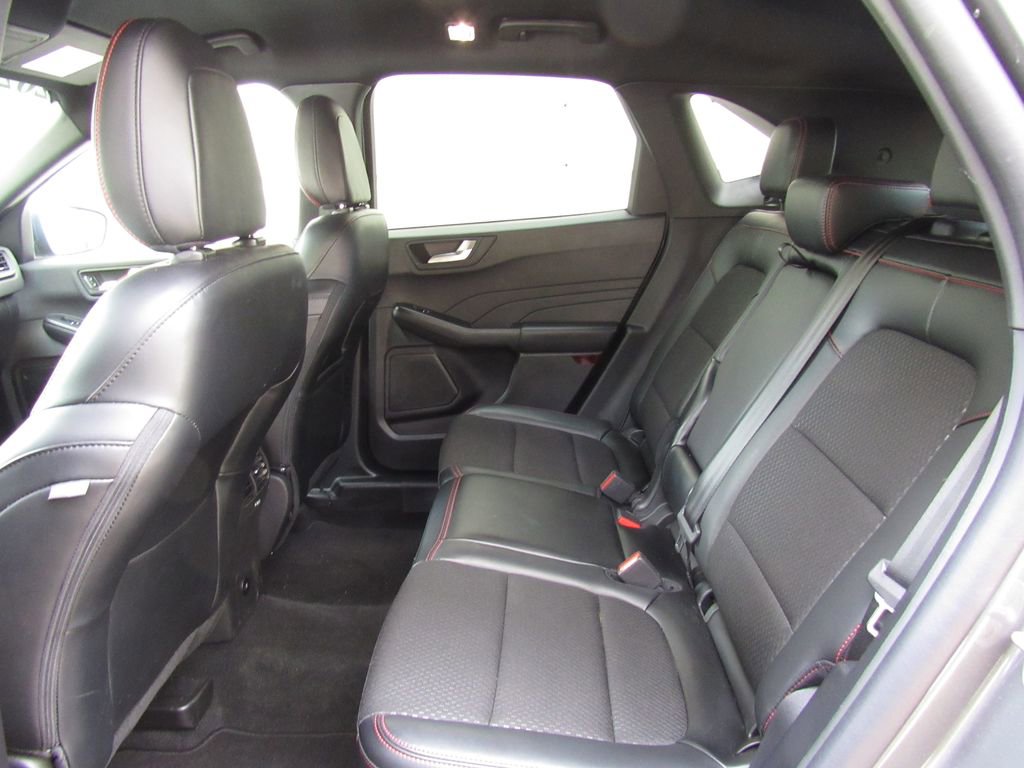 Used 2025 Ford Escape ST-Line AWD/4WD image 16
