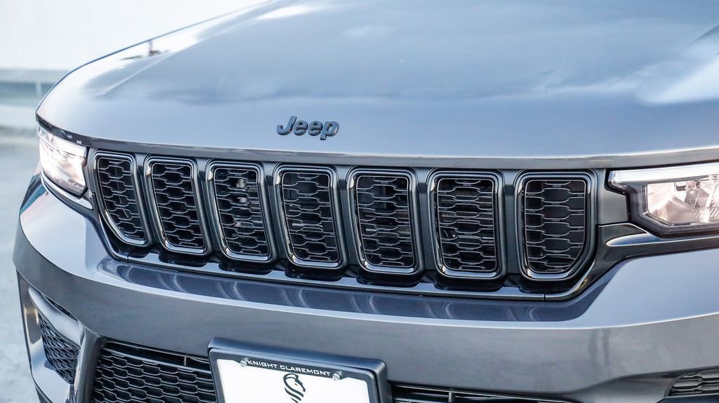 New 2025 Jeep Grand Cherokee Altitude image 6
