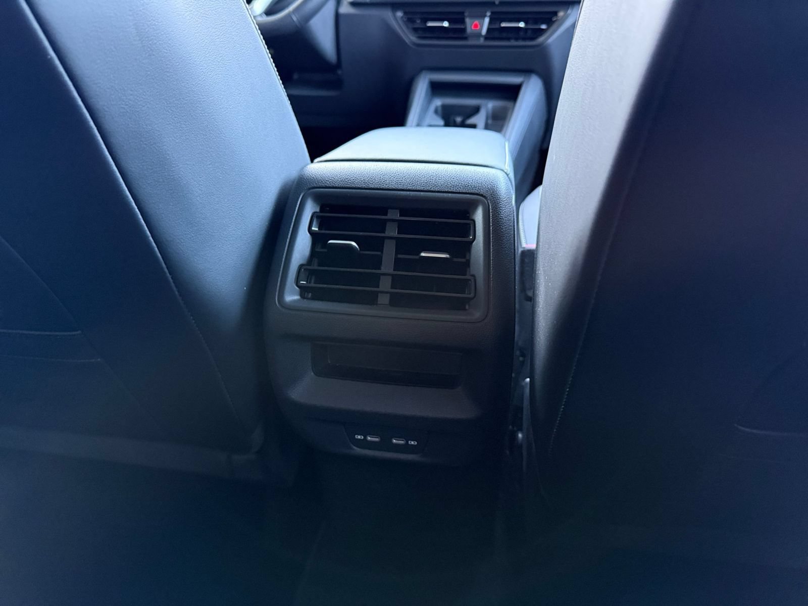 Used 2026 Volkswagen Tiguan SE AWD/4WD image 24
