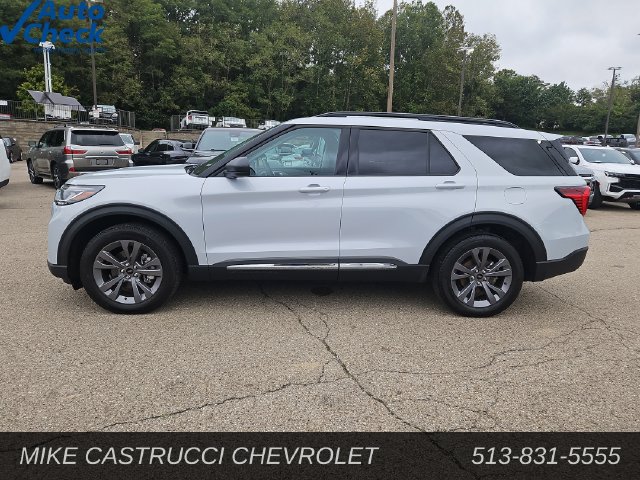 Used 2025 Ford Explorer Active w/ Active Comfort Package AWD/4WD image 2