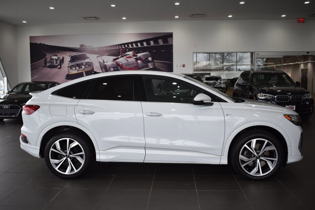 Used 2023 Audi Q4 e-tron Prestige image 12