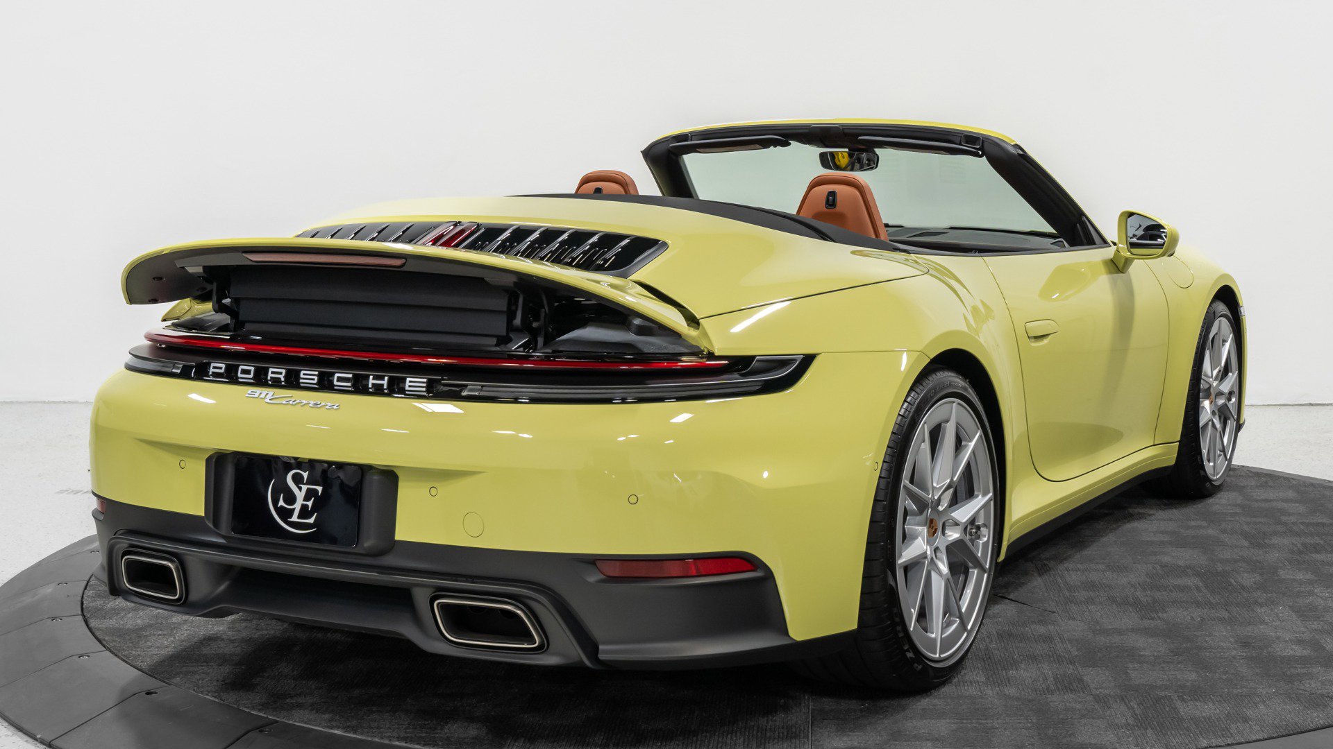 Used 2025 Porsche 911 Carrera image 8
